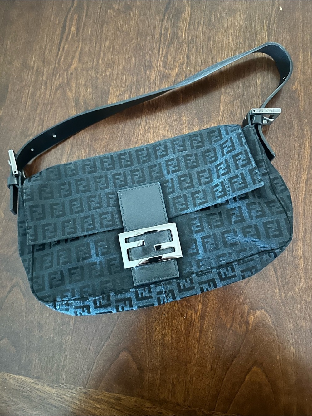 Fendi Vintage Black Baguette Shoulder Bag - Picture 2 of 7